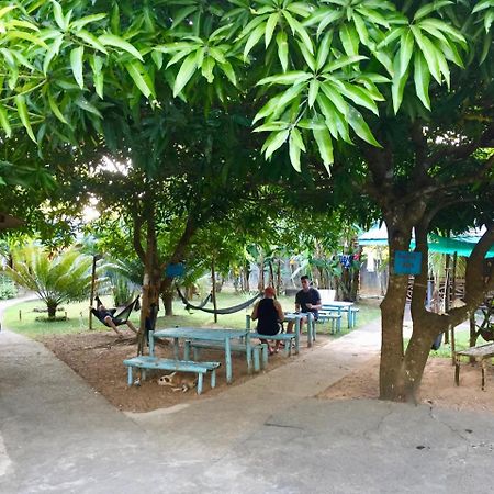 Fat Monkey Hostel Coron Esterno foto