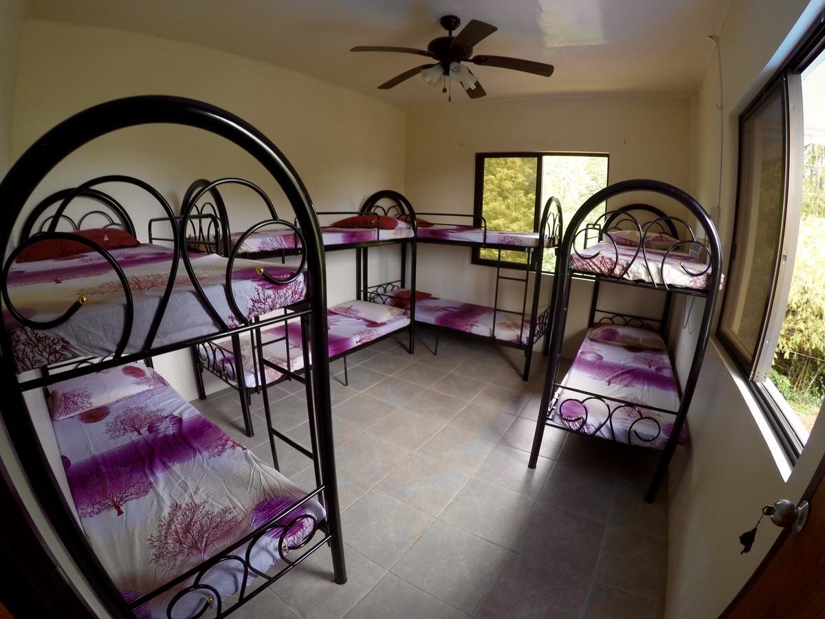 Fat Monkey Hostel Coron Esterno foto