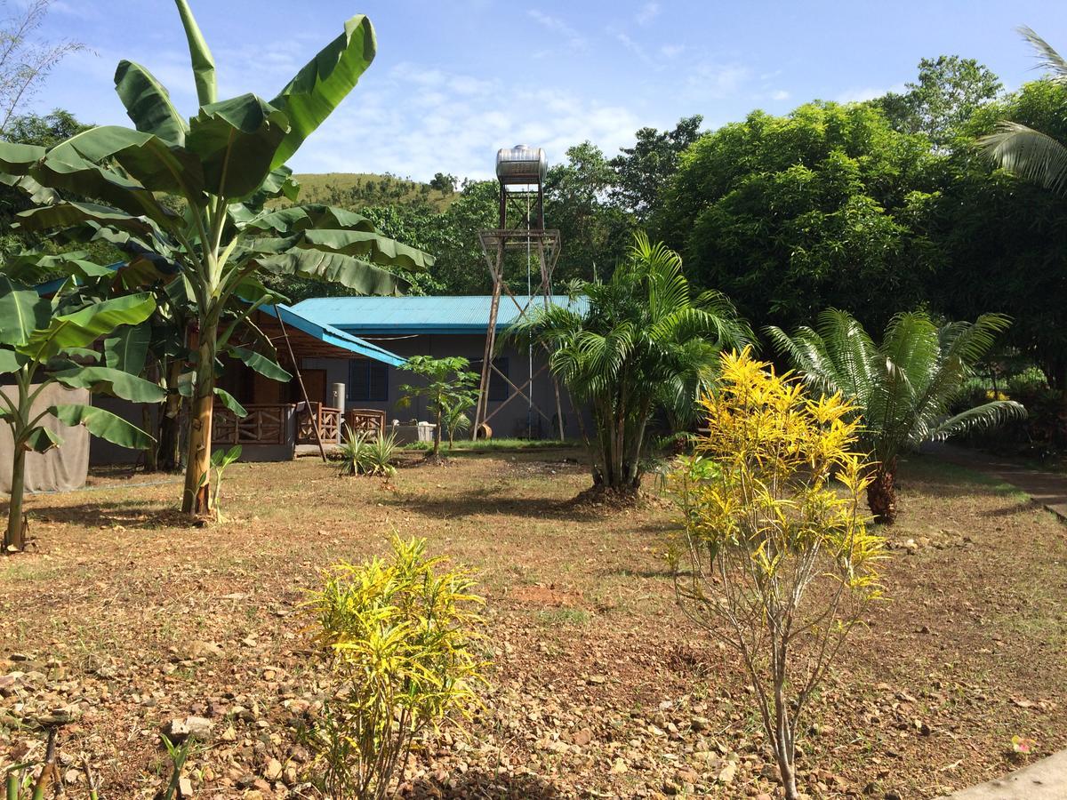 Fat Monkey Hostel Coron Esterno foto