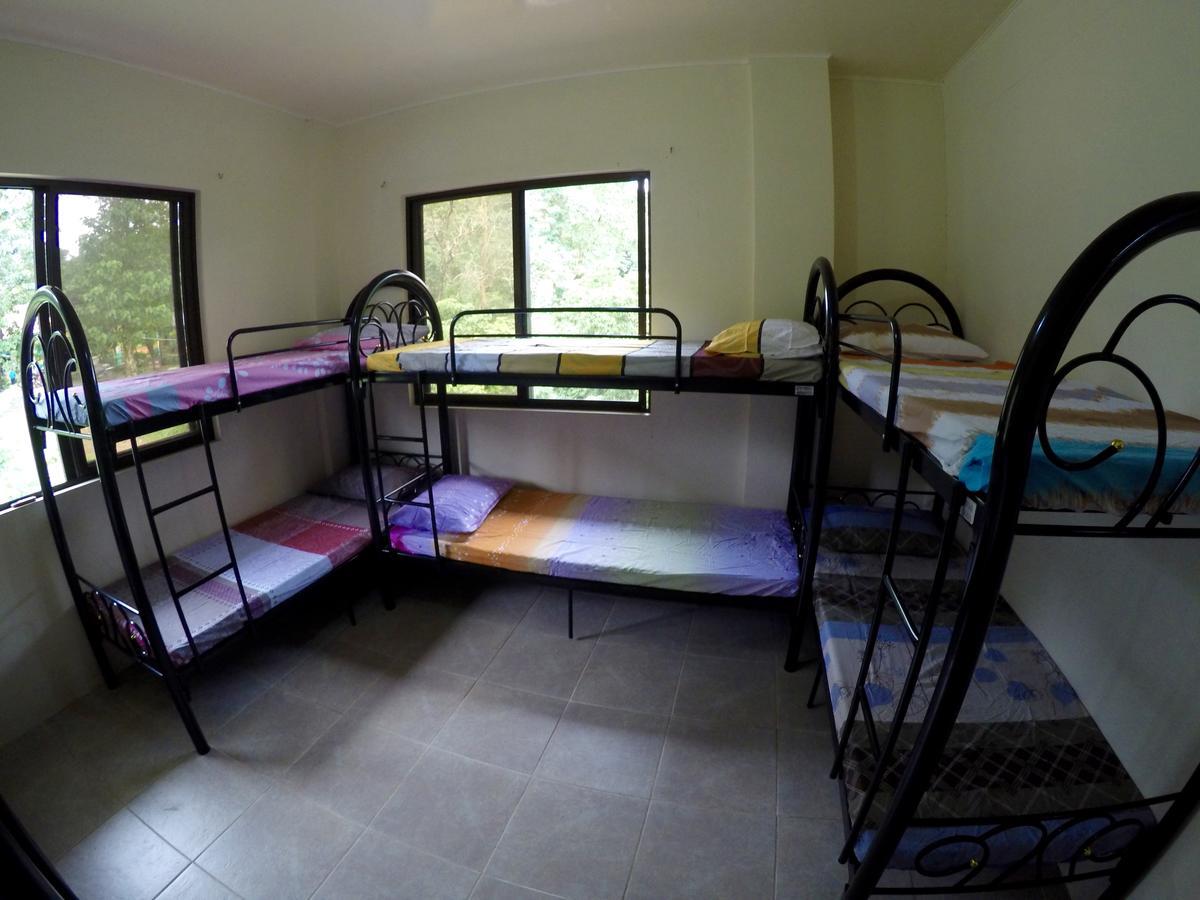 Fat Monkey Hostel Coron Esterno foto