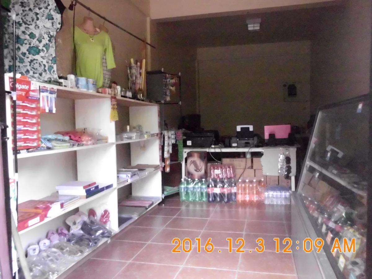 Fat Monkey Hostel Coron Esterno foto