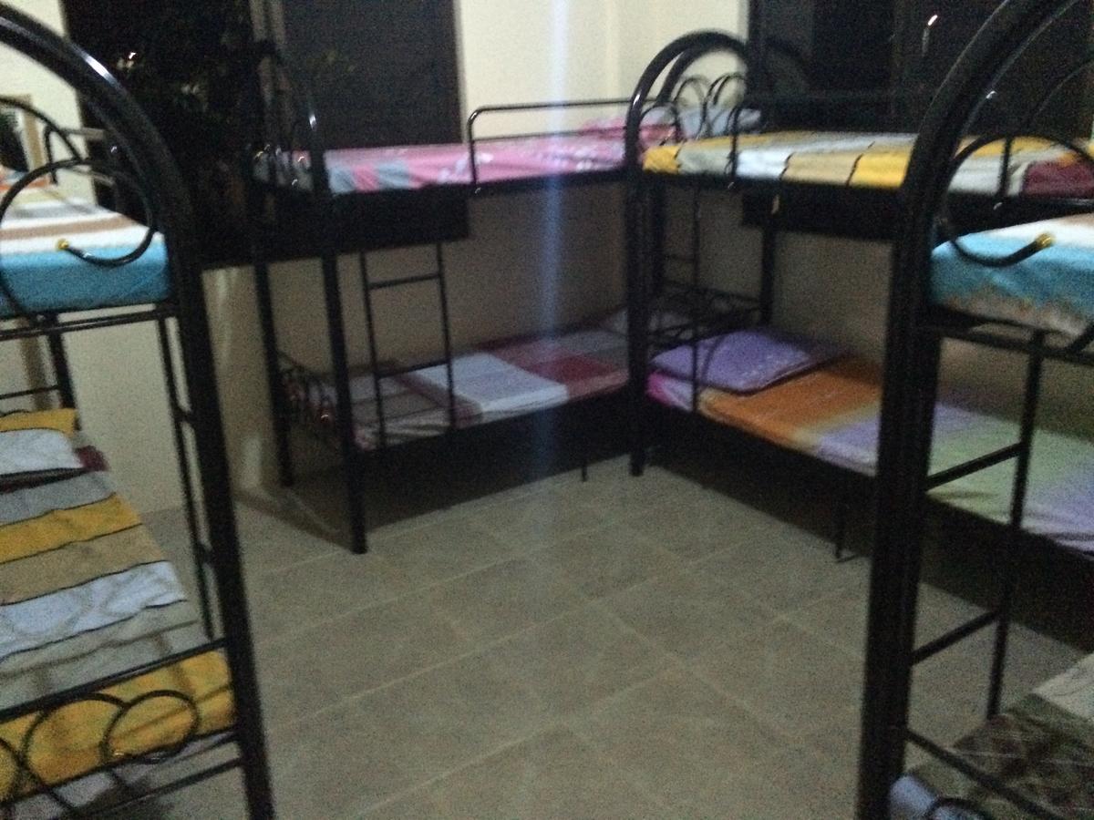 Fat Monkey Hostel Coron Esterno foto