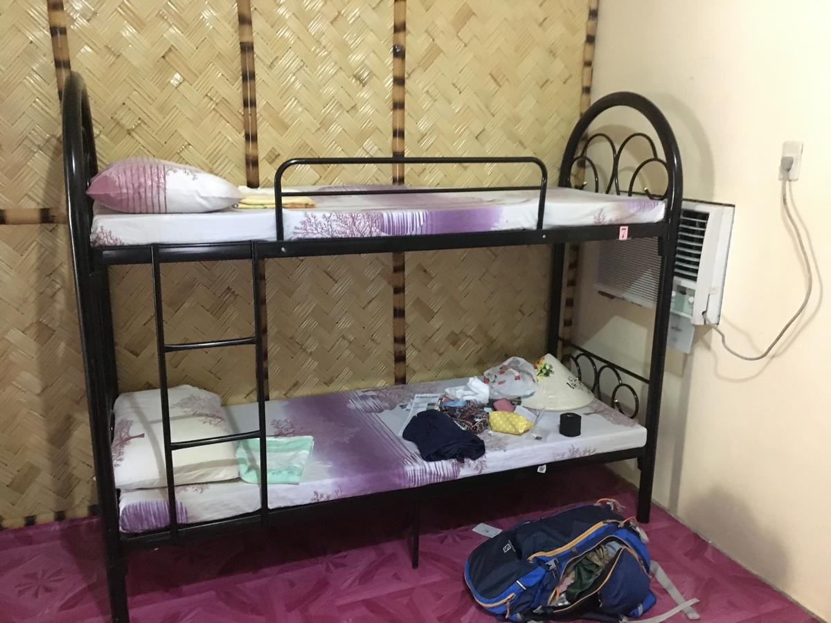 Fat Monkey Hostel Coron Esterno foto
