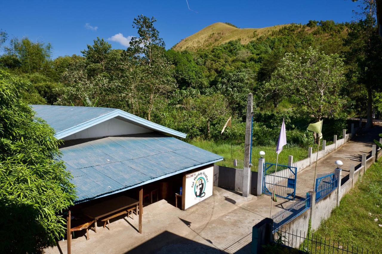 Fat Monkey Hostel Coron Esterno foto
